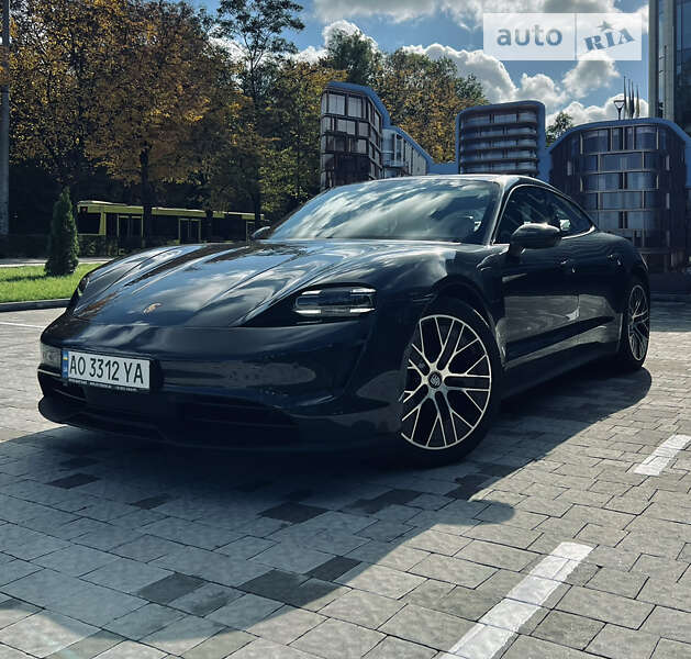 Porsche Taycan (2023)