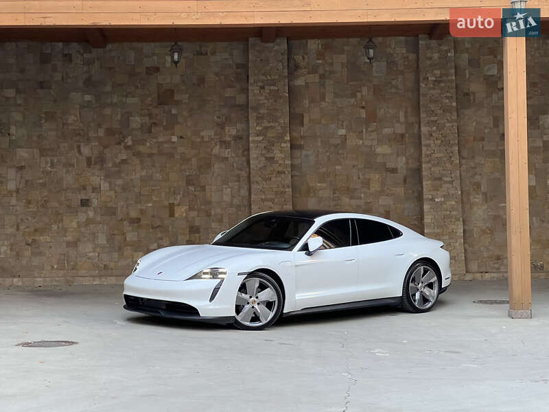 Porsche Taycan (2022)