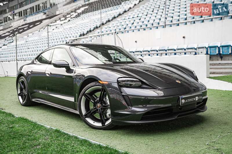 Porsche Taycan (2021)