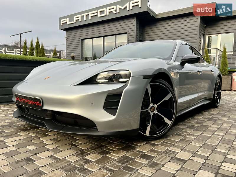 Porsche Taycan (2022)