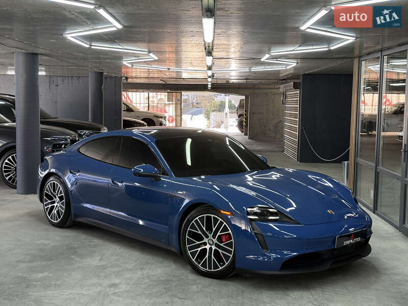 Porsche Taycan (2021)