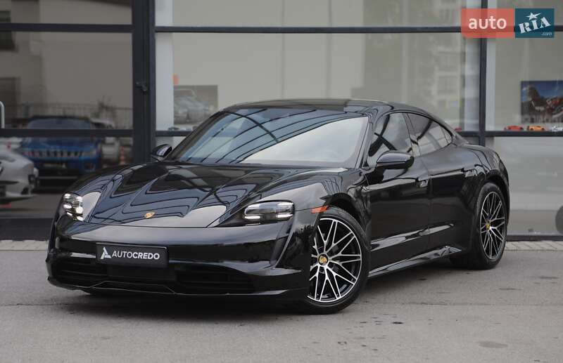 Porsche Taycan (2023)