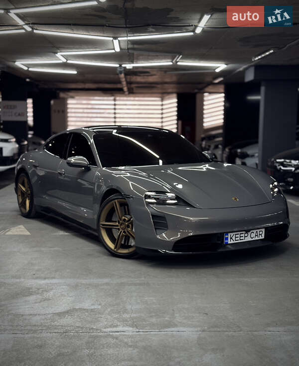 Porsche Taycan (2020)