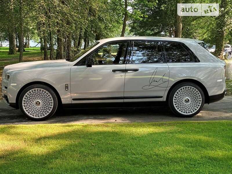 Rolls-royce Cullinan (2019)