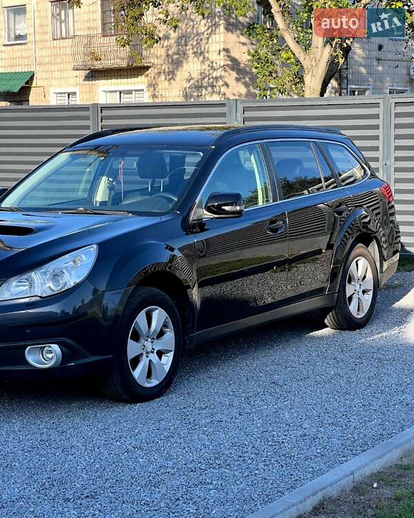 Subaru Legacy (2011)