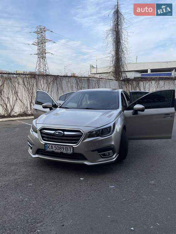 Subaru Legacy (2017)