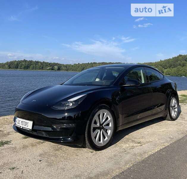 Tesla Model 3 (2022)