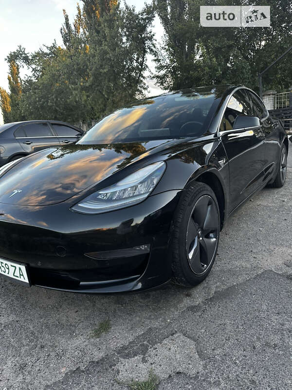 Tesla Model 3 awd (2019)