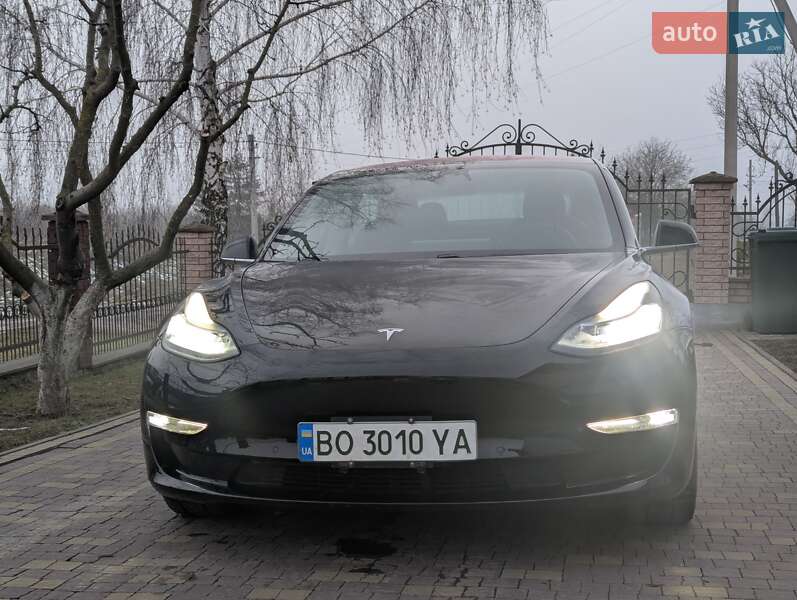 Tesla Model 3 (2018)
