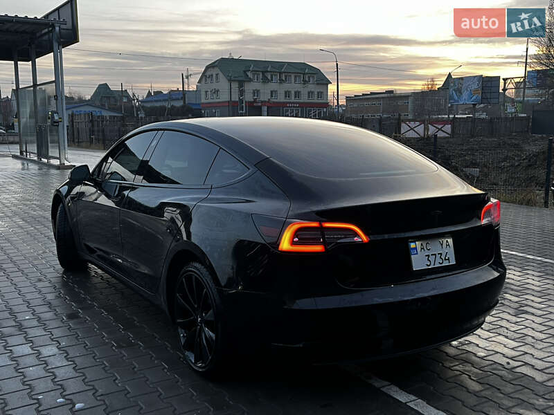 Tesla Model 3 (2018)