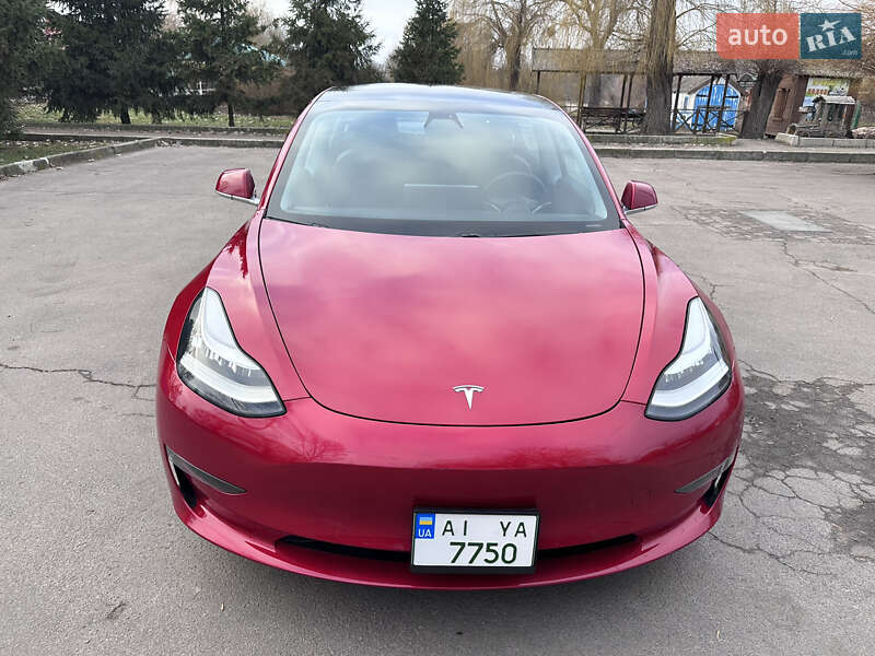 Tesla Model 3 (2019)