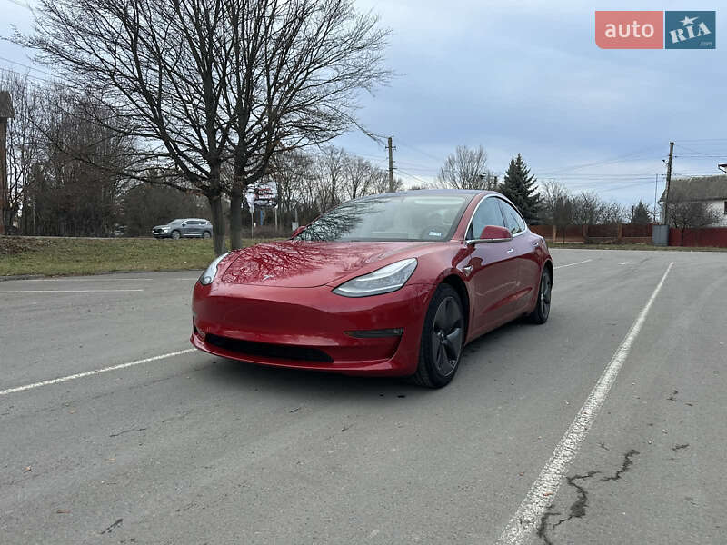 Tesla Model 3 (2018)