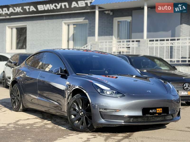 Tesla Model 3 (2022)
