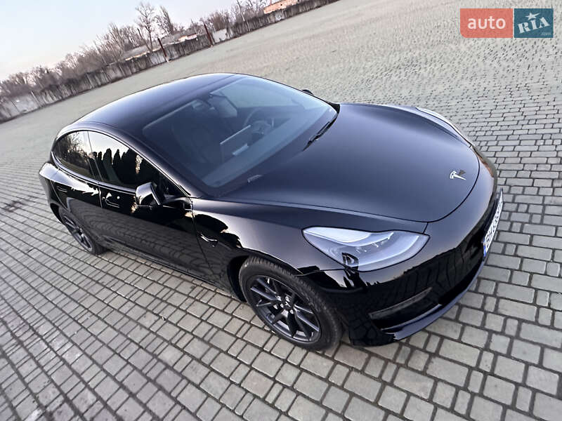 Tesla Model 3 (2021)