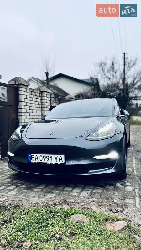 Tesla Model 3 (2018)