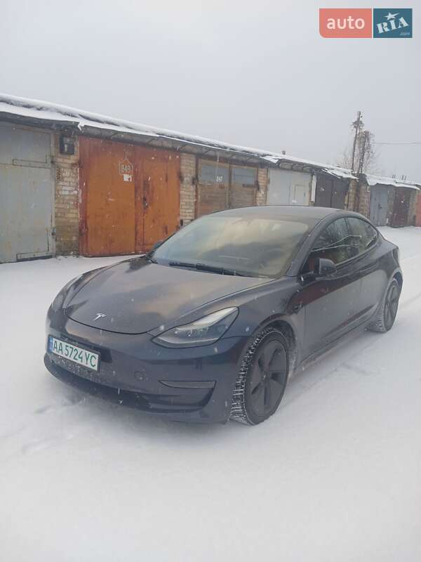 Tesla Model 3 (2022)