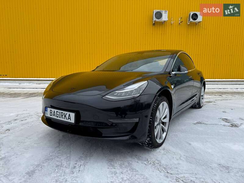 Tesla Model 3 (2018)