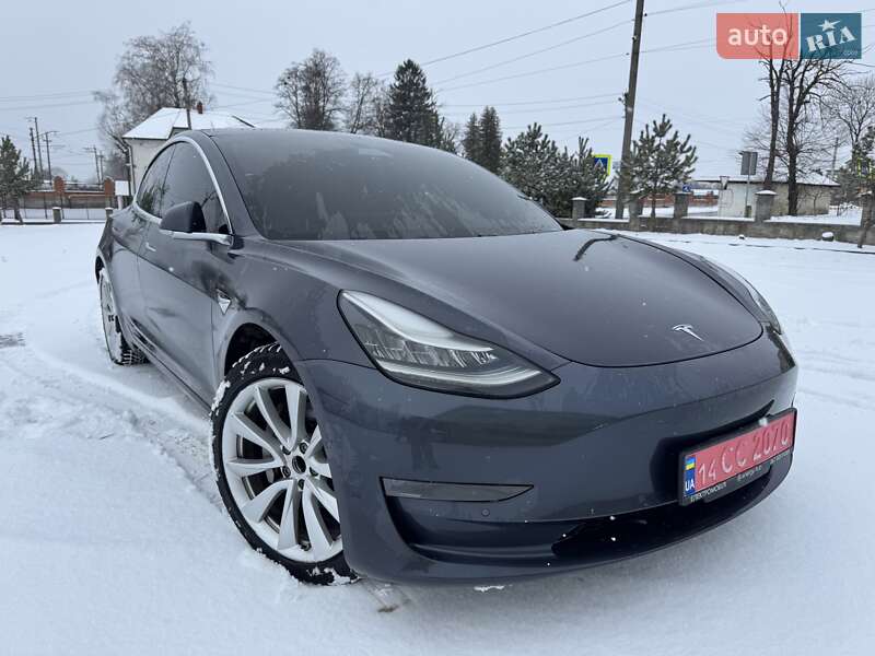 Tesla Model 3 (2018)
