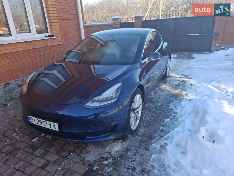 Tesla Model 3 (2019)