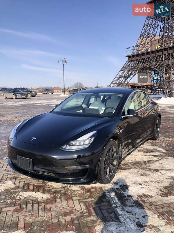 Tesla Model 3 (2020)