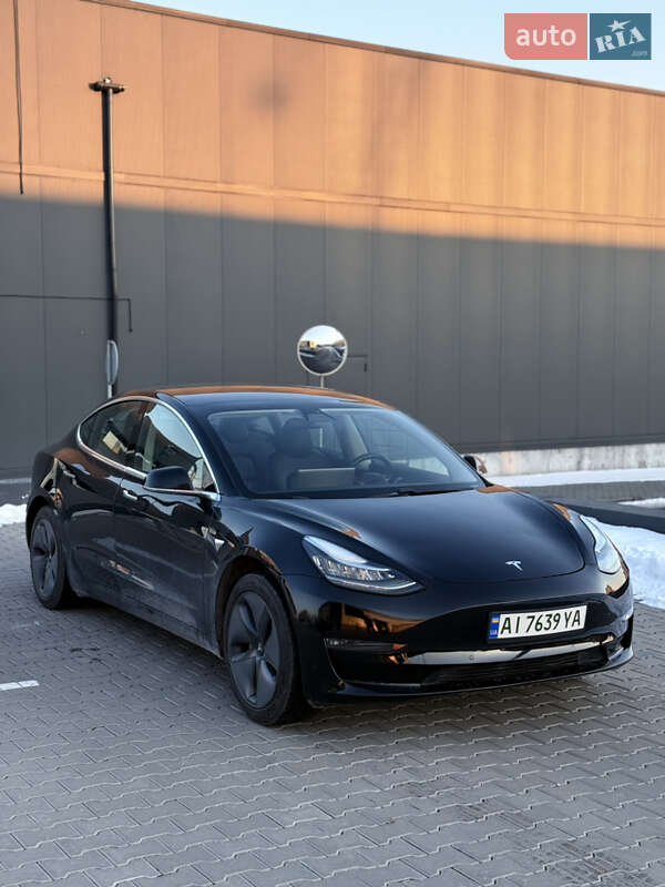 Tesla Model 3 (2018)