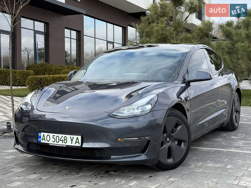Tesla Model 3 (2021)