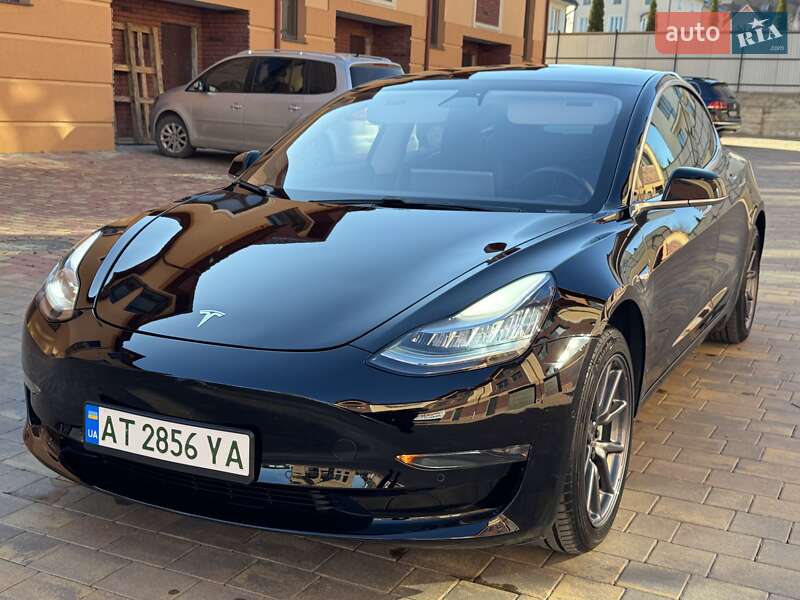 Tesla Model 3 (2019)