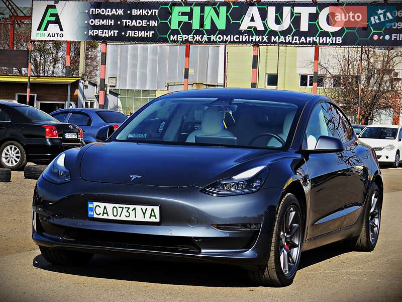Tesla Model 3 (2021)
