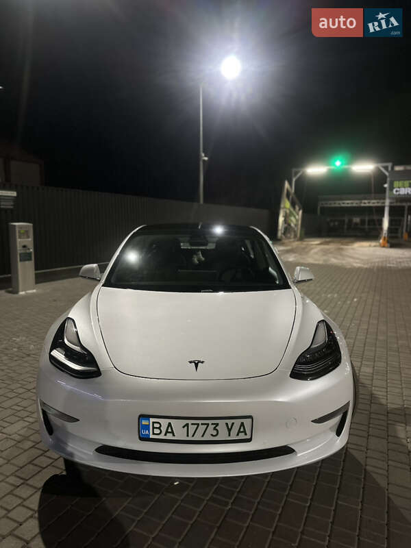 Tesla Model 3 (2020)
