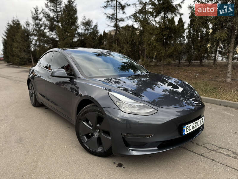 Tesla Model 3 (2023)