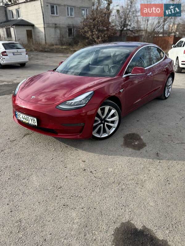 Tesla Model 3 (2018)
