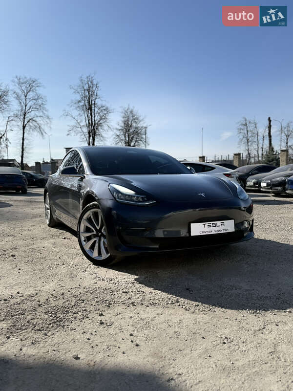 Tesla Model 3 (2018)