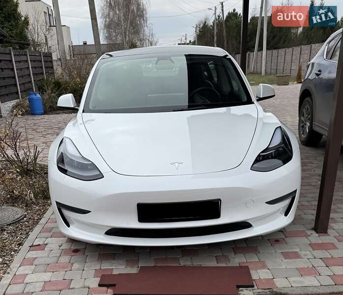 Tesla Model 3 (2021)