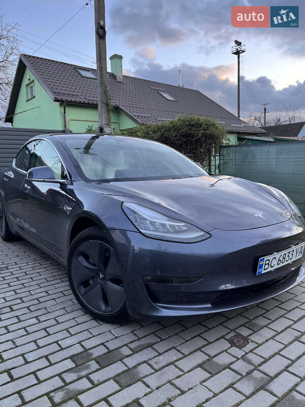 Tesla Model 3 (2018)