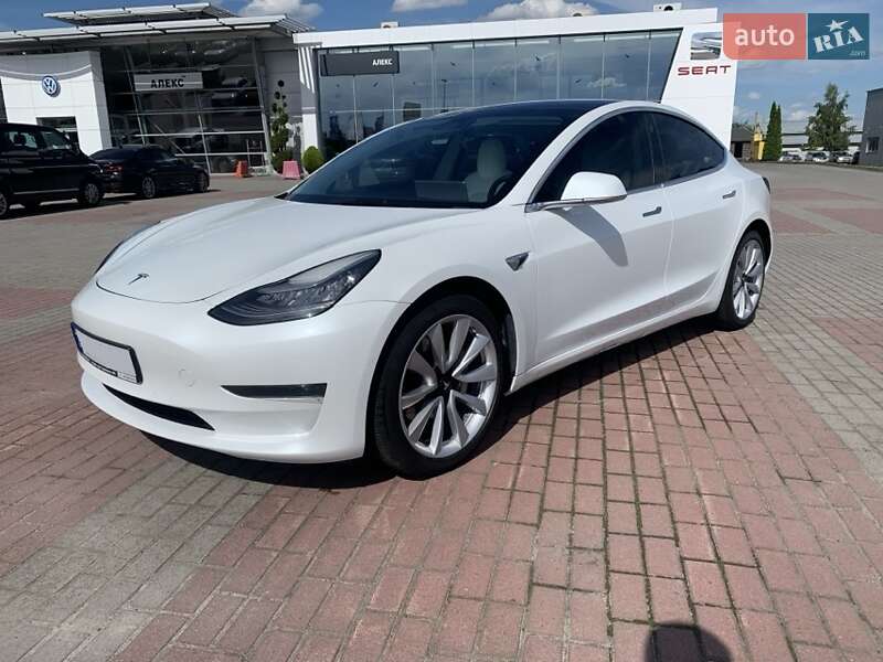 Tesla Model 3 (2020)