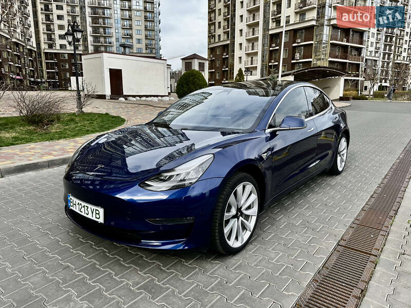 Tesla Model 3 (2018)
