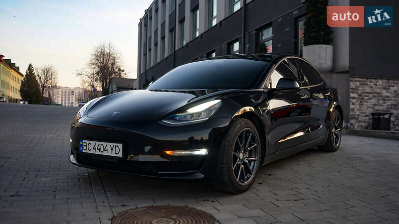 Tesla Model 3 (2018)