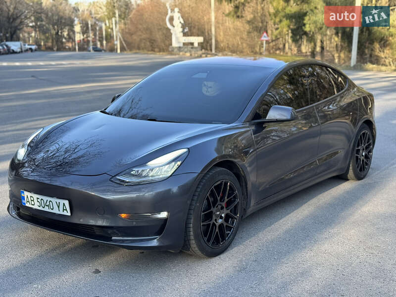 Tesla Model 3 (2018)