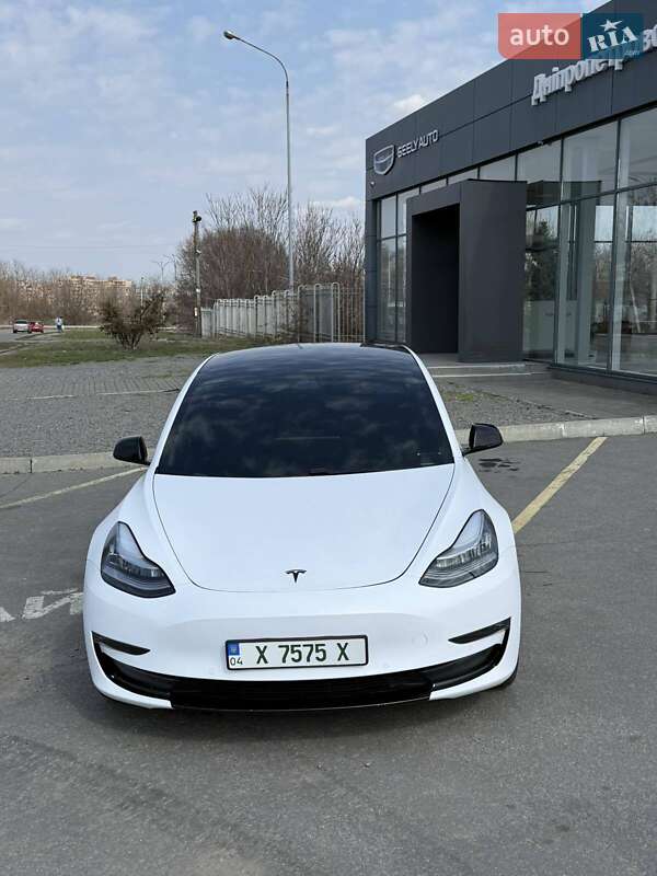 Tesla Model 3 (2020)