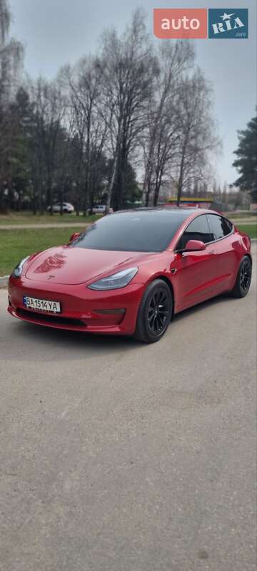 Tesla Model 3 (2021)