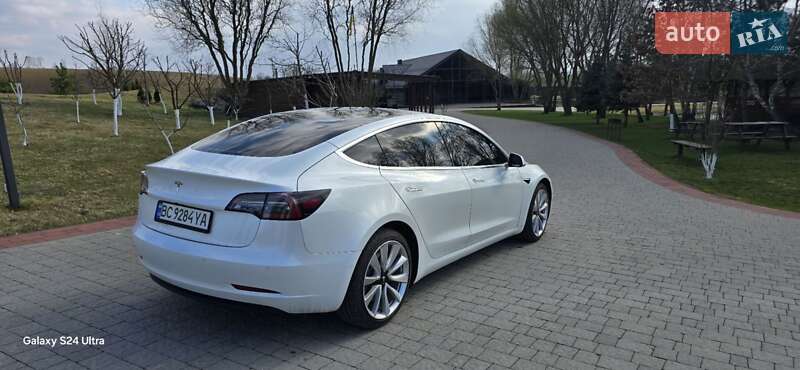 Tesla Model 3 (2020)
