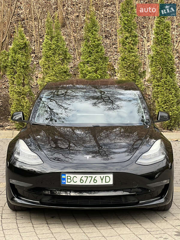 Tesla Model 3 (2018)