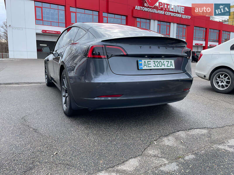 Tesla Model 3 (2017)