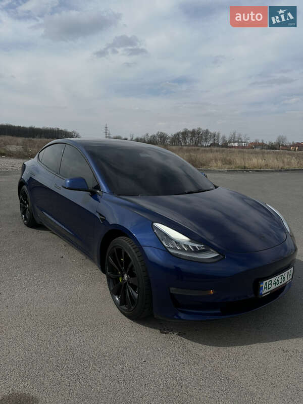 Tesla Model 3 (2019)