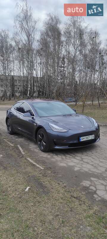 Tesla Model 3 (2018)