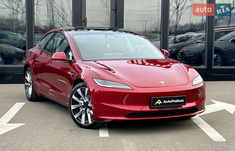 Tesla Model 3 (2024)