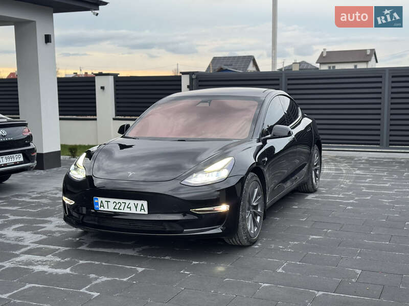 Tesla Model 3 (2021)