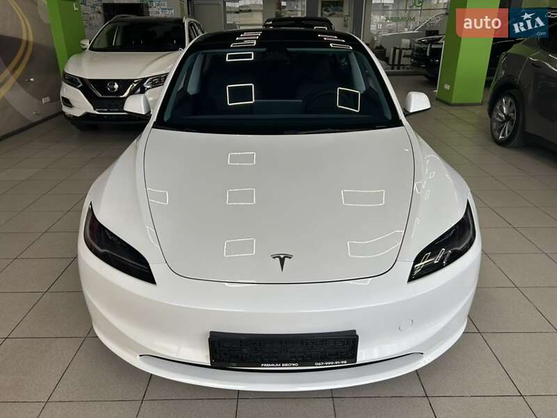 Tesla Model 3 (2023)