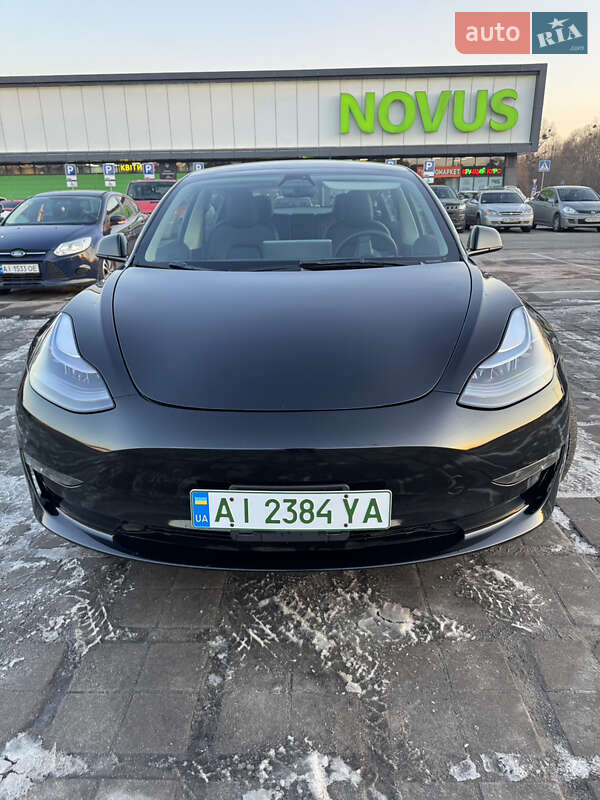 Tesla Model 3 (2022)
