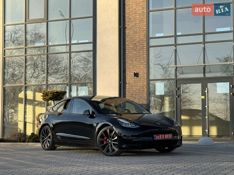 Tesla Model 3 (2019)